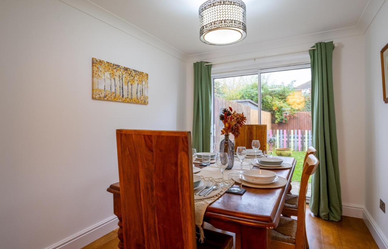 Beautiful House In South Cambridge, 14-Min Drive To The City Centre, Free Parking, No Sofabeds, Sleeps 6 Exterior foto
