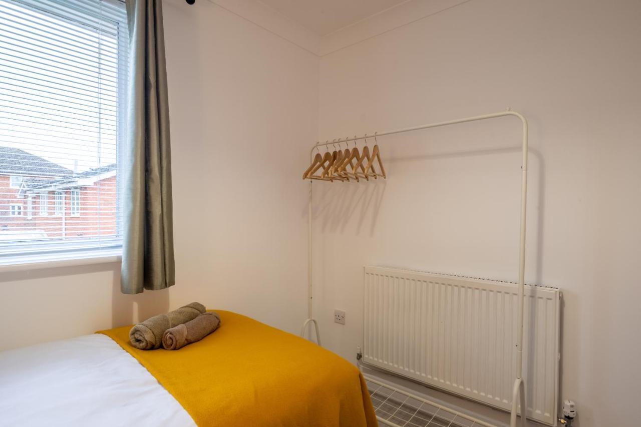 Beautiful House In South Cambridge, 14-Min Drive To The City Centre, Free Parking, No Sofabeds, Sleeps 6 Exterior foto