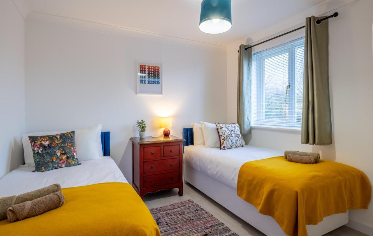 Beautiful House In South Cambridge, 14-Min Drive To The City Centre, Free Parking, No Sofabeds, Sleeps 6 Exterior foto
