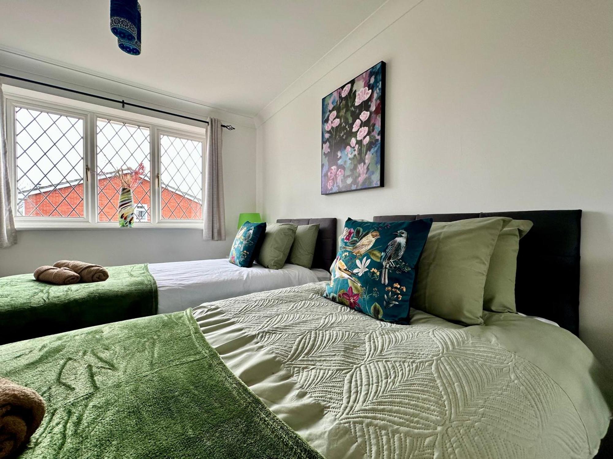 Beautiful House In South Cambridge, 14-Min Drive To The City Centre, Free Parking, No Sofabeds, Sleeps 6 Exterior foto